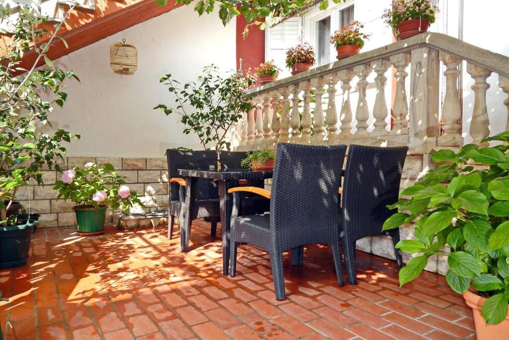 Apartment Eli Pag Town Exterior photo