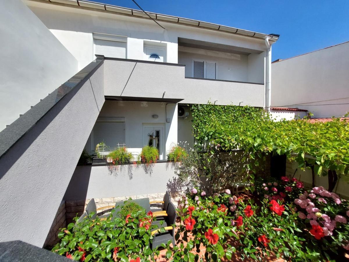 Apartment Eli Pag Town Exterior photo