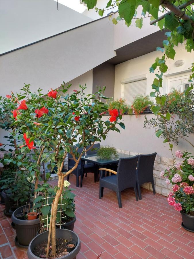 Apartment Eli Pag Town Exterior photo